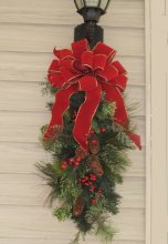 (image for) Holiday Pine Door Swag CR1023 Outdoor-Decoration-Christmas
