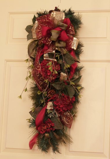 (image for) Holiday Burgundy Pine Door Swag with Bow CR1017 TEXT_CLOSE_WINDOW