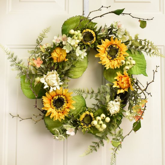 Sunflower Wreath with Fern, Berries WR4987 - Click Image to Close