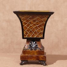 Rhombus Design Vase with Black Accent V08-19